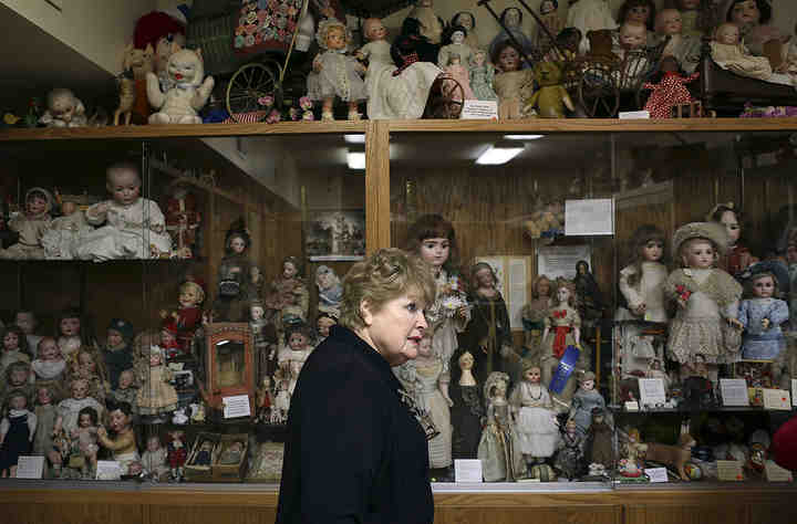 Henrietta Pfeifer has run the Mid Ohio Historical Doll and Toy Museum in Canal Winchester since 1984. The museum features thousands of dolls spanning more than a hundred years.   (Jonathan Quilter / The Columbus Dispatch)